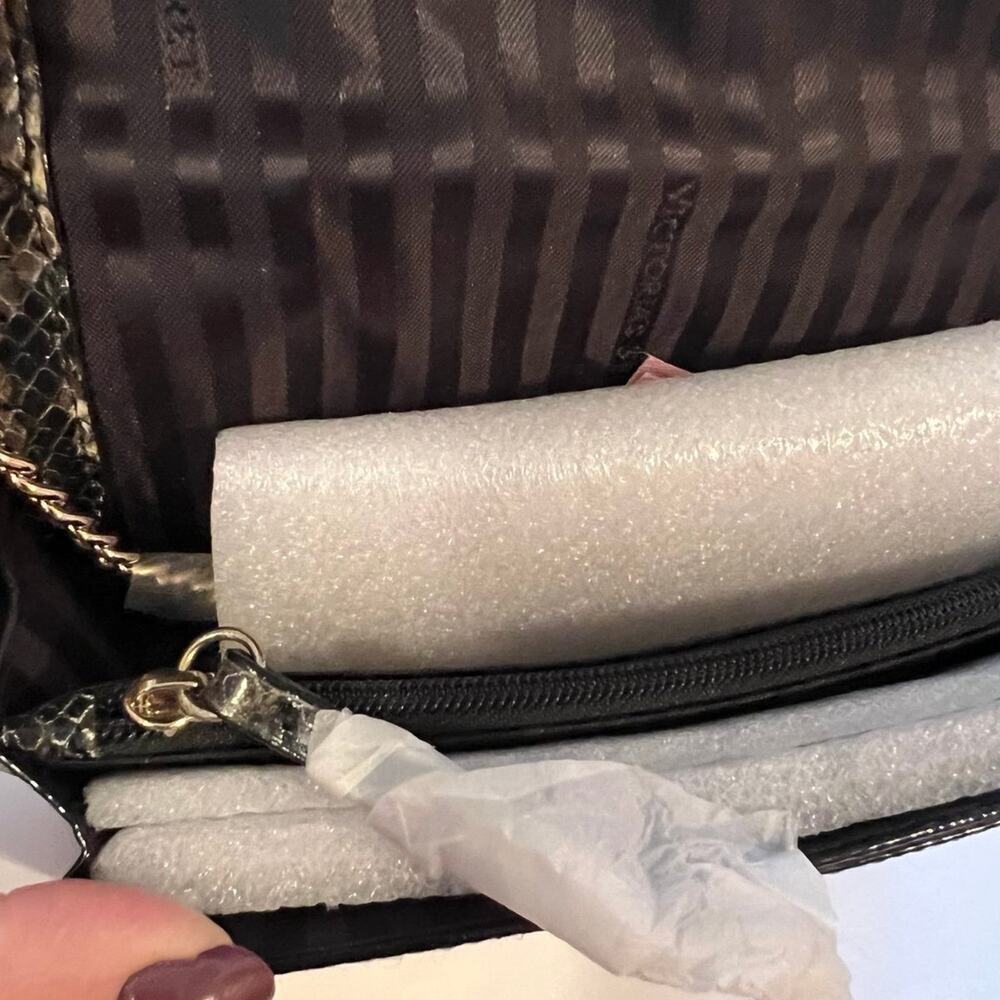 Victoria’s Secret ladies wallet, clutch, faux snakeskin - Picture 10 of 12